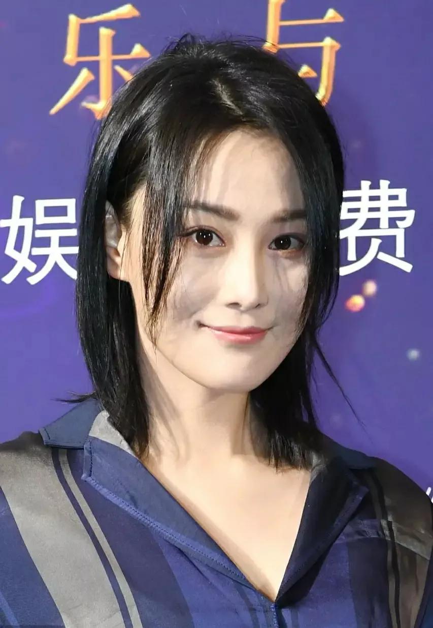 张馨予红色旗袍曼妙身姿,张馨予红色旗袍秀曼妙身姿