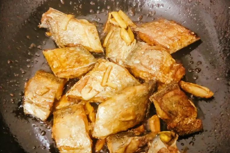 入秋后买海鲜，别忘挑5种“海鱼”，野生海鱼居多，肉质嫩还便宜