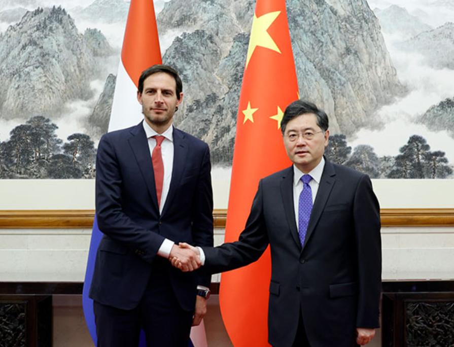 中方想要什么，荷兰很清楚，派出外长访华，秦刚给出3个合作方向