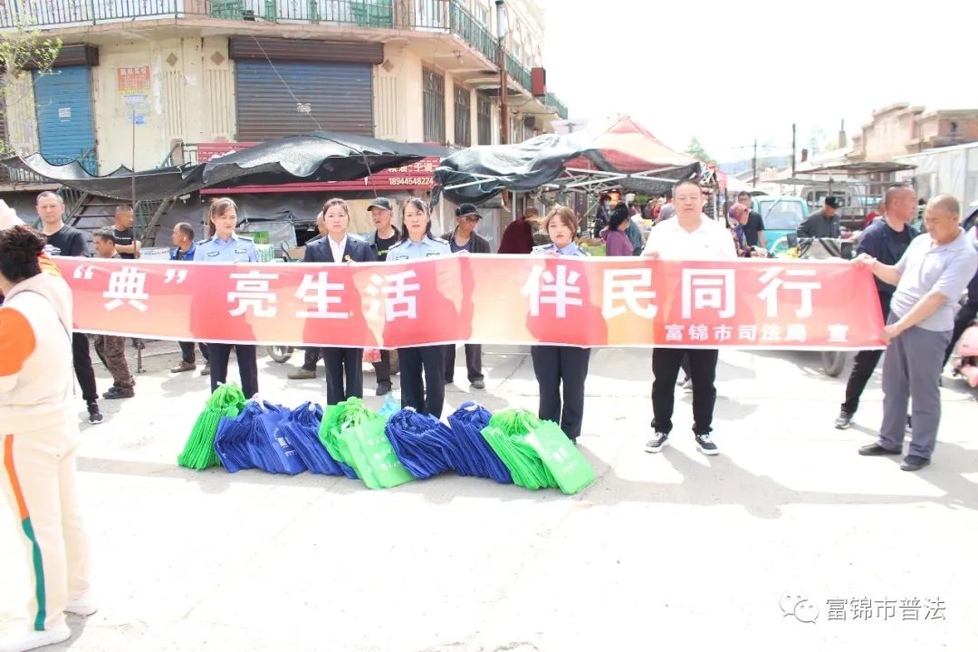 垃圾分类以法治为基础,垃圾分类宣传教育与严格执法