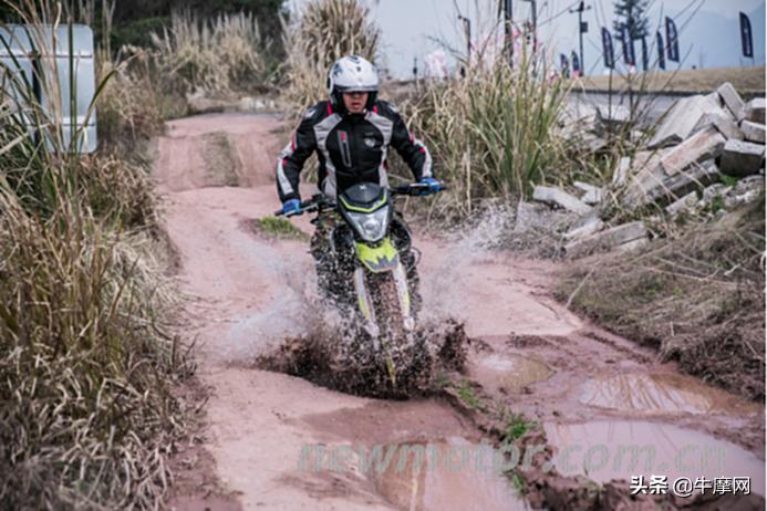 宗申1000型四缸三轮车试驾视频,宗申试驾