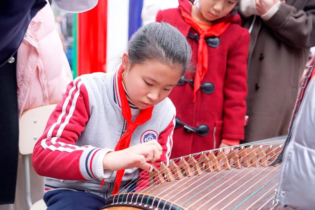 家长参观学校对学校的赞赏,蓝港外国语学校活动