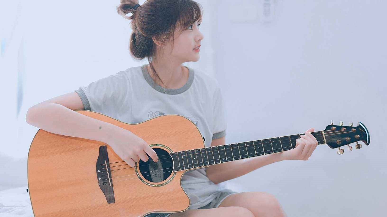 厉爷从小养到大的小娇妻跟别人跑啦，这则消息已经传得无人不知