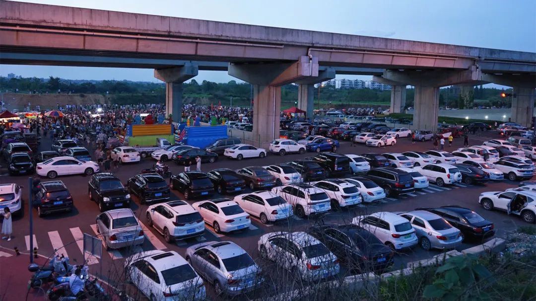 黄金滩,嗨翻世界的宇宙野迪中心