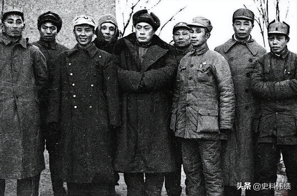 南昌起义后，粟裕一会当连长、一会当指导员，后3年成为红军师长