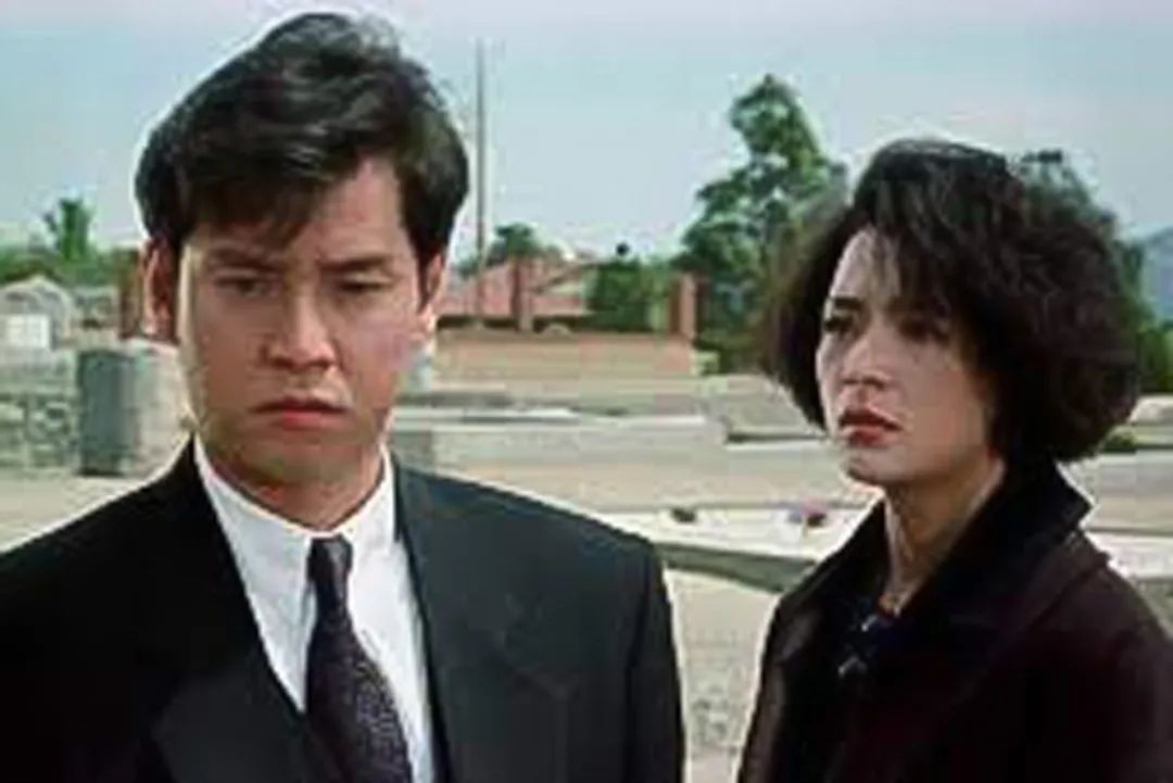 张国荣80年代天王巨星现场,80年代香港的天王巨星和天后