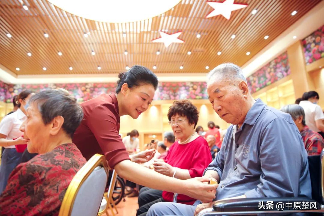 河南圣德健康养护中心荣获省级医养结合示范机构程红荣获先进个人