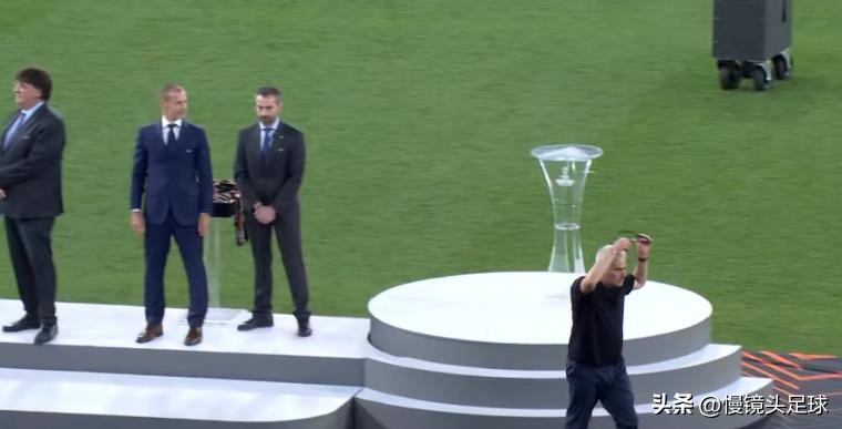 穆里尼奥五次夺冠时刻,穆里尼奥认输