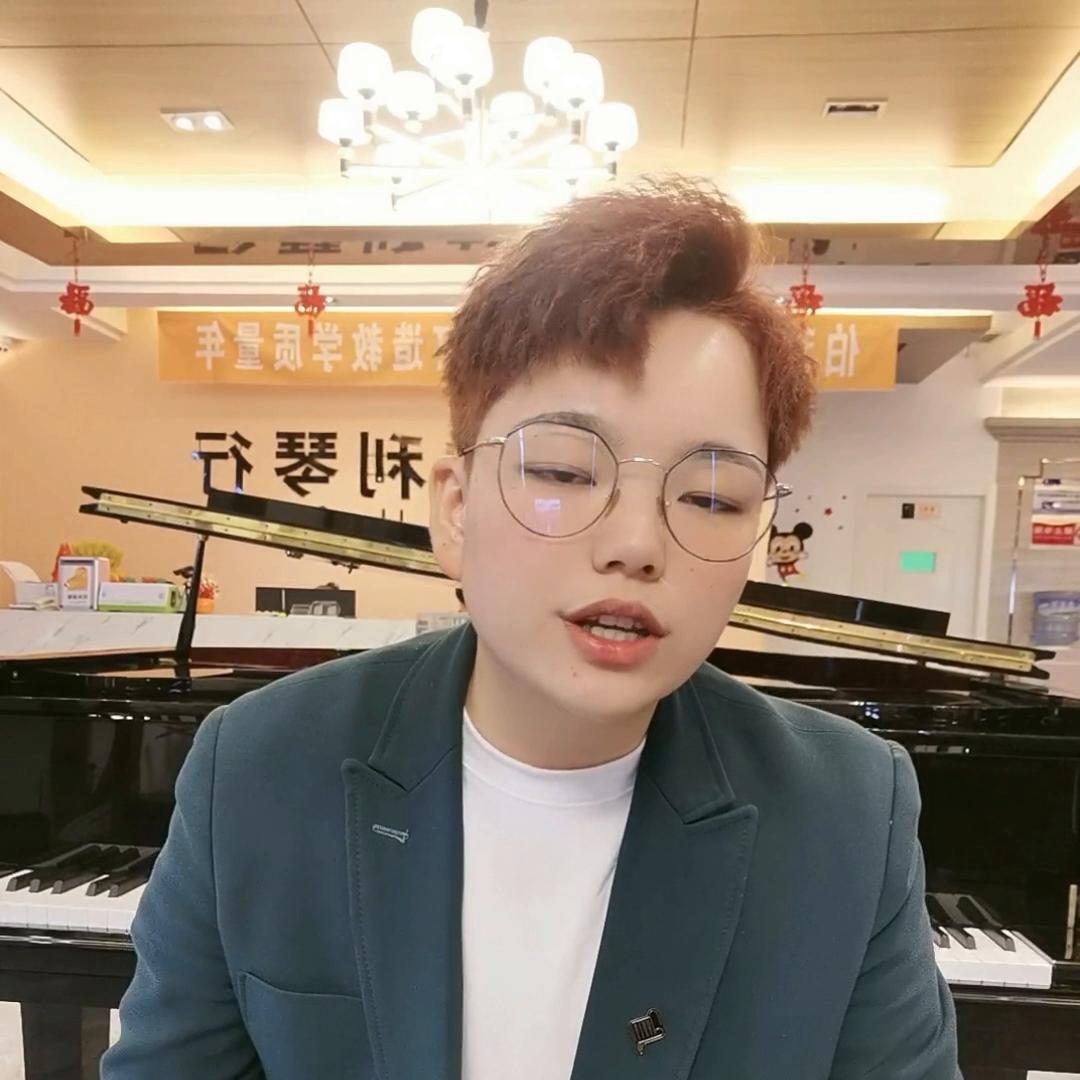 珠江钢琴和珠江钢琴哪个好,珠江和海伦的钢琴到底哪种好啊