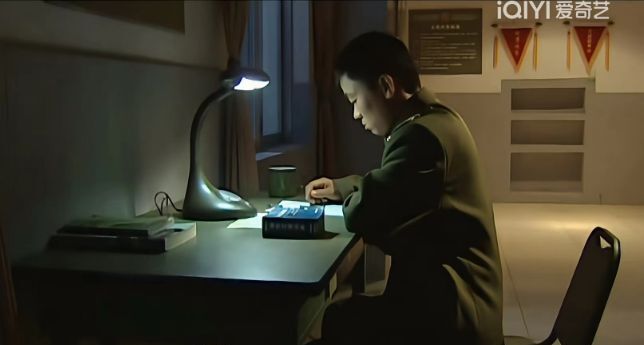 史班长和许三多离别时照片,为什么许三多把史班长挤走了