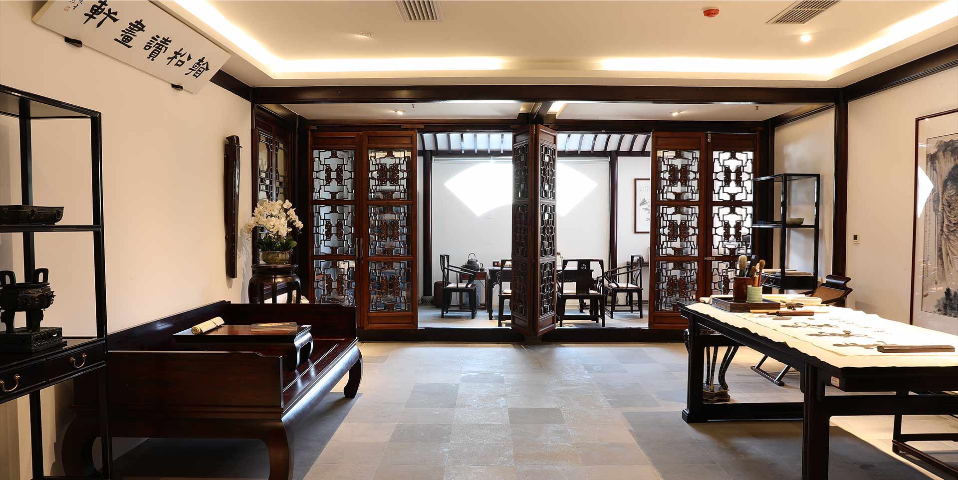 紫檀木材质特性,假紫檀木和真的紫檀木有什么区别