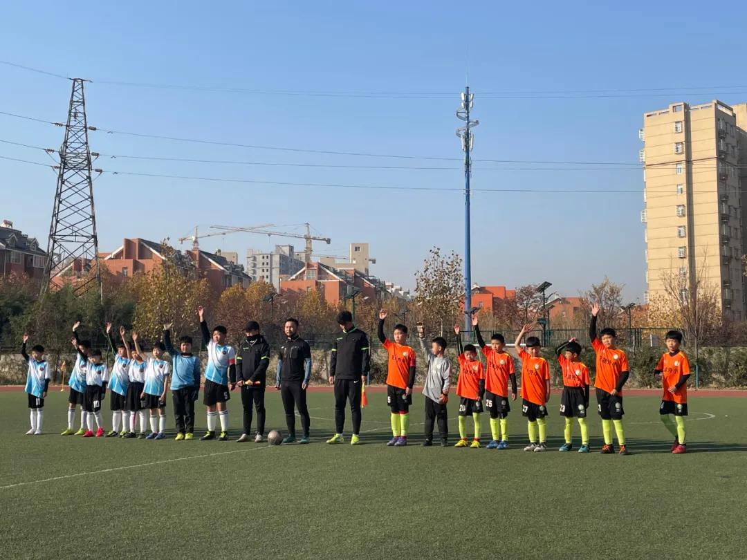 新郑市龙湖外国语小学的足球联赛,新郑市长杯青少年校园足球