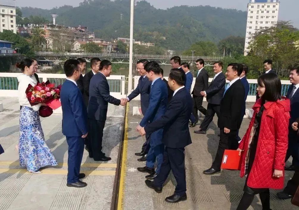 越南老街代表团来河口举行会议,越南老街代表团访问河口