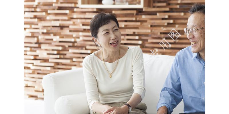 离婚夫妻财产要平分吗,离婚女方挣的钱还分给男方吗