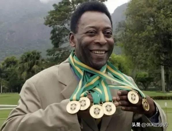 颁奖典礼缅怀球王贝利妻子发言,缅怀贝利球王