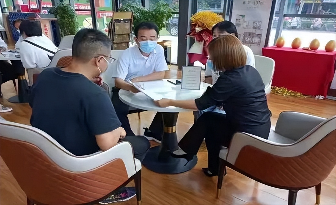 李嘉诚预言要成真了?中国41.5%的城镇家庭，或将遇到三个难题