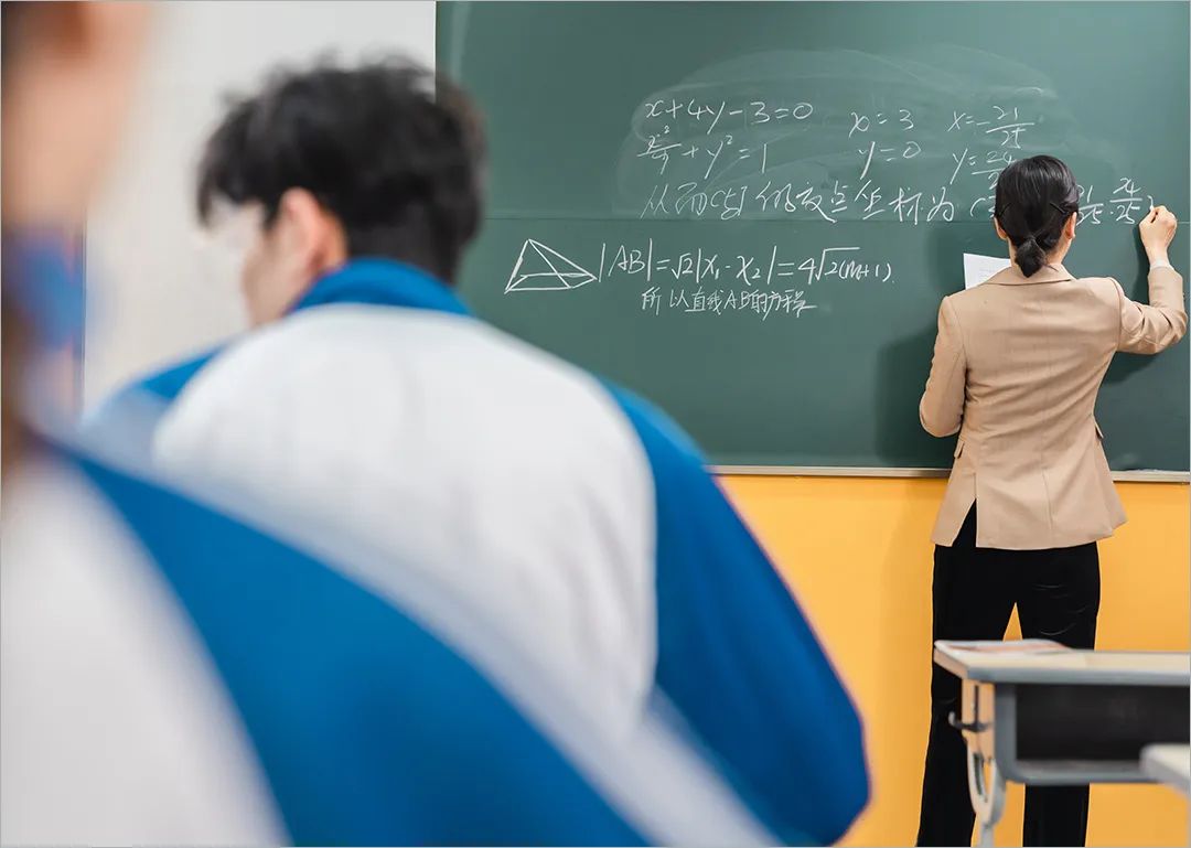 食用粉笔对身体有什么危害,粉笔灰的危害到底有多大