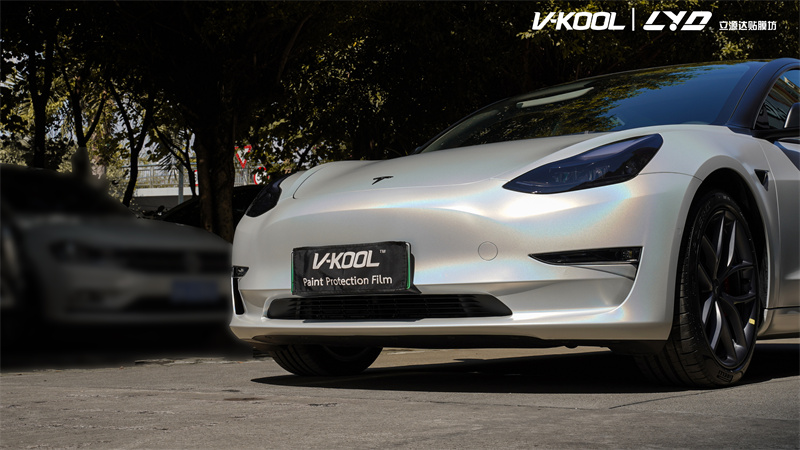 特斯拉model3改色镭射白,特斯拉model3改色流光溢彩