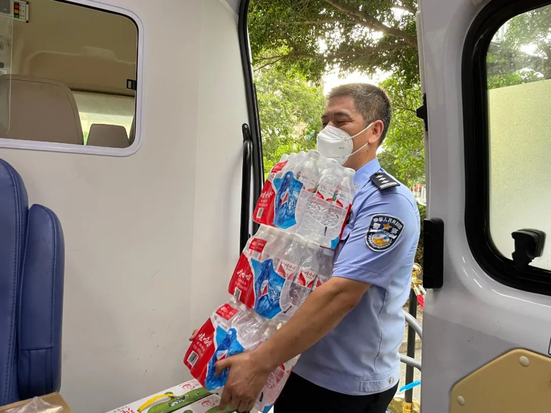 抗击疫情致敬一线工作者,致敬钦州抗疫一线人员