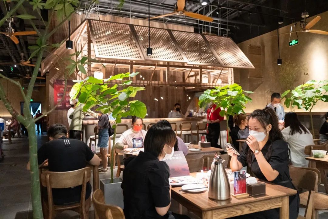 称霸江湖菜23年的“排队神话”又开新店！不讲故事只讲味道