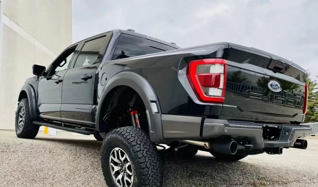 两年前卖55万的车,以前买100万现在只卖二十几万