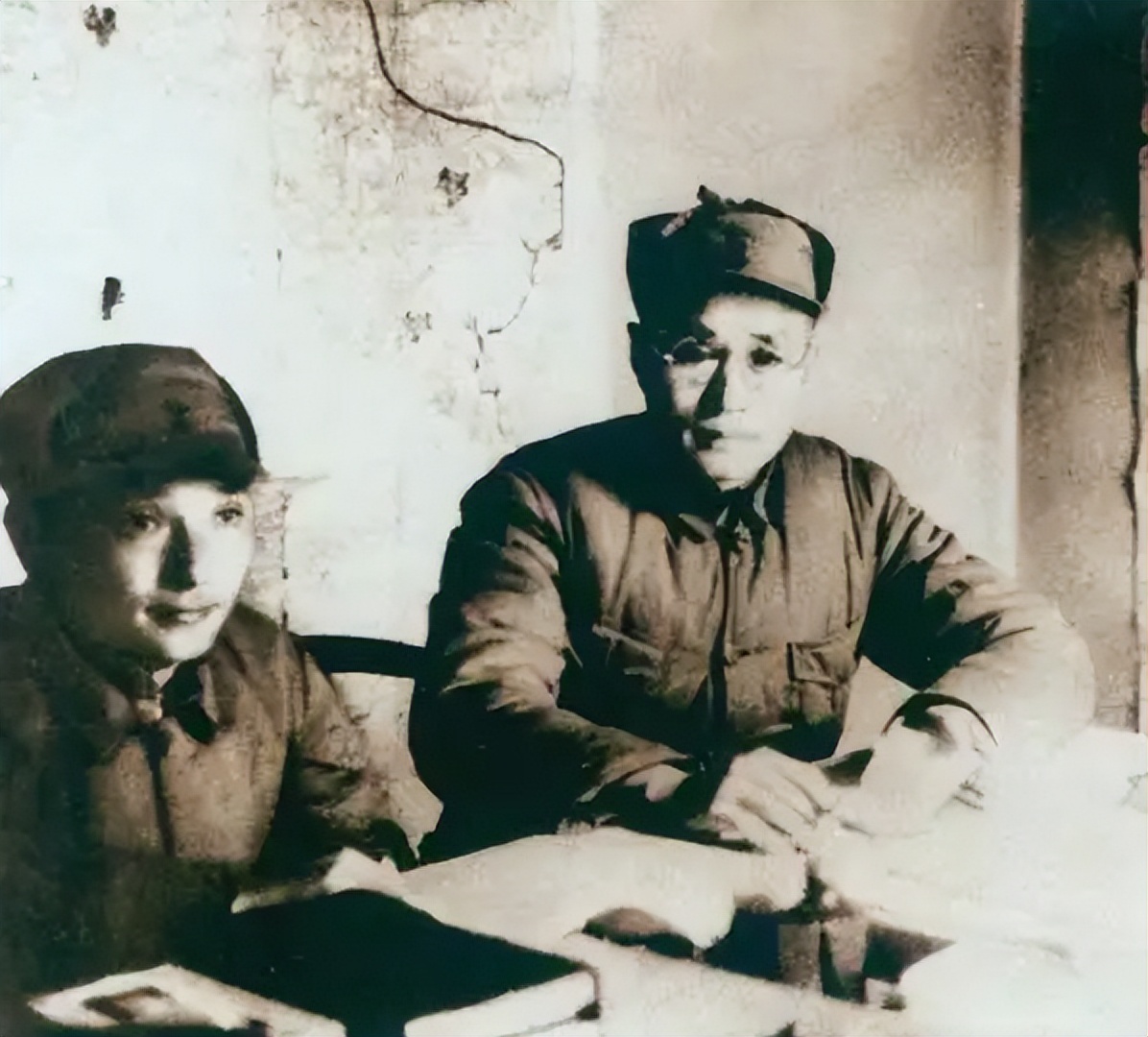 1973年,尤太忠给老政委*小平邓**送烟,*小平邓**拿到烟说了什么?