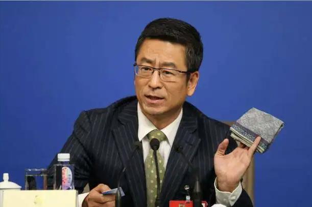 买彩票自选几率大还是机选几率大,彩民中7831万是机选还是守号