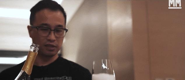 夫妻俩一年花10万无房贷,夫妻结婚十年不买房