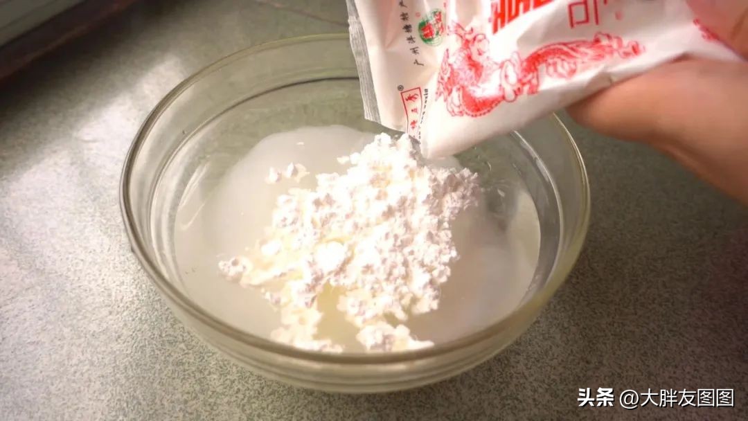 如何在家做出滑爽的马蹄糕？做法和配方都给你，特别简单