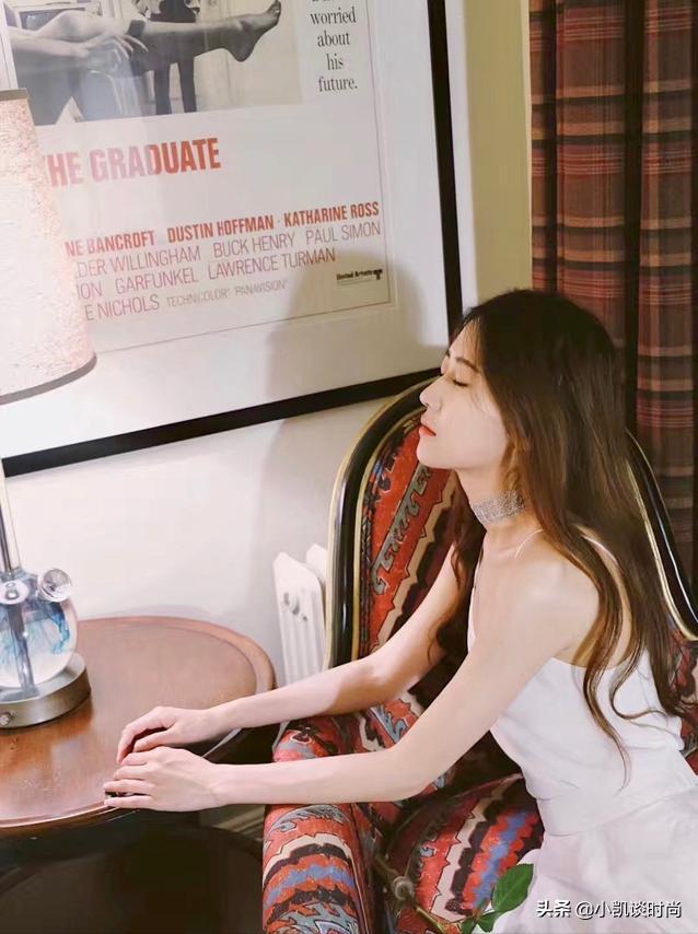 适合肤色偏黄今年流行发色,褪色也好看显白的低调发色