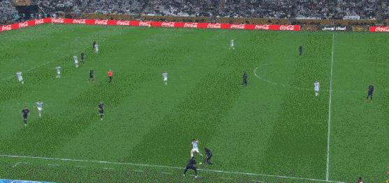 武磊凌空世界波进球,武磊单刀爆射恒大