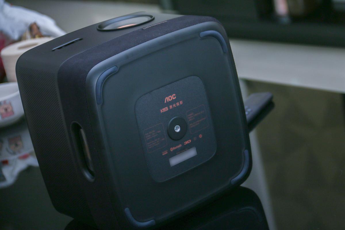 AOCK1S激光投影：4500ANSI不虚标，还豪配帝瓦雷音响，配置很顶！