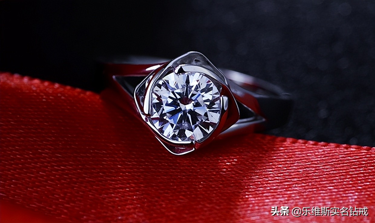 2克拉钻戒上手效果,2克拉vvs钻戒大概多少钱