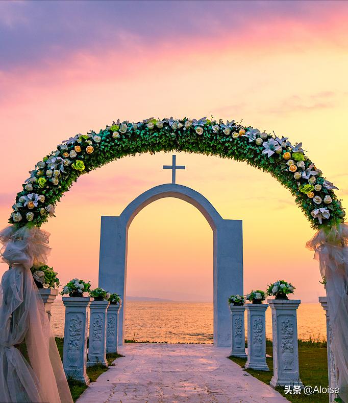 户外低成本婚礼现场布置,户外简单婚礼场地设计