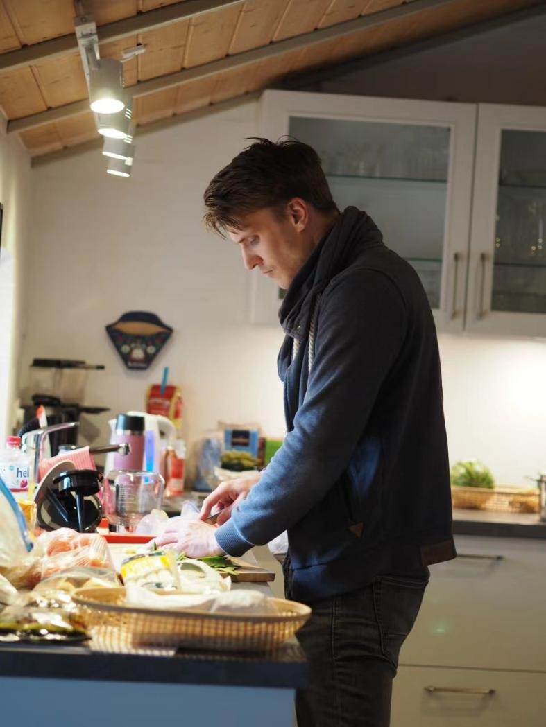 我，90后，在德国读研遇到真爱，休学生娃，抱着儿子去领结婚证