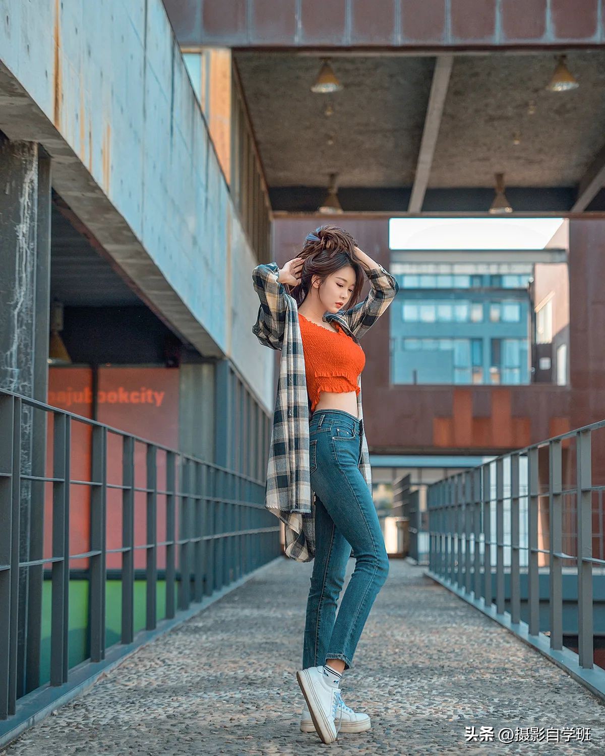 中年女性拍照姿势大全秋天,中年人像摄影摆姿技巧大全