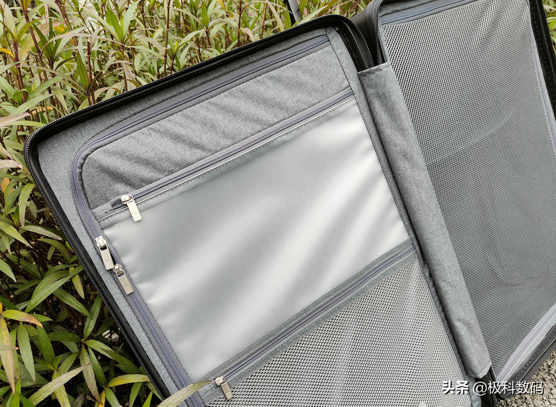 设计小心思，容量大提升，地平线8号大旅行家行李箱使用体验