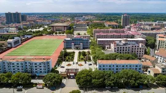 岳阳县第一中学集英学校,岳阳县第一中学位置