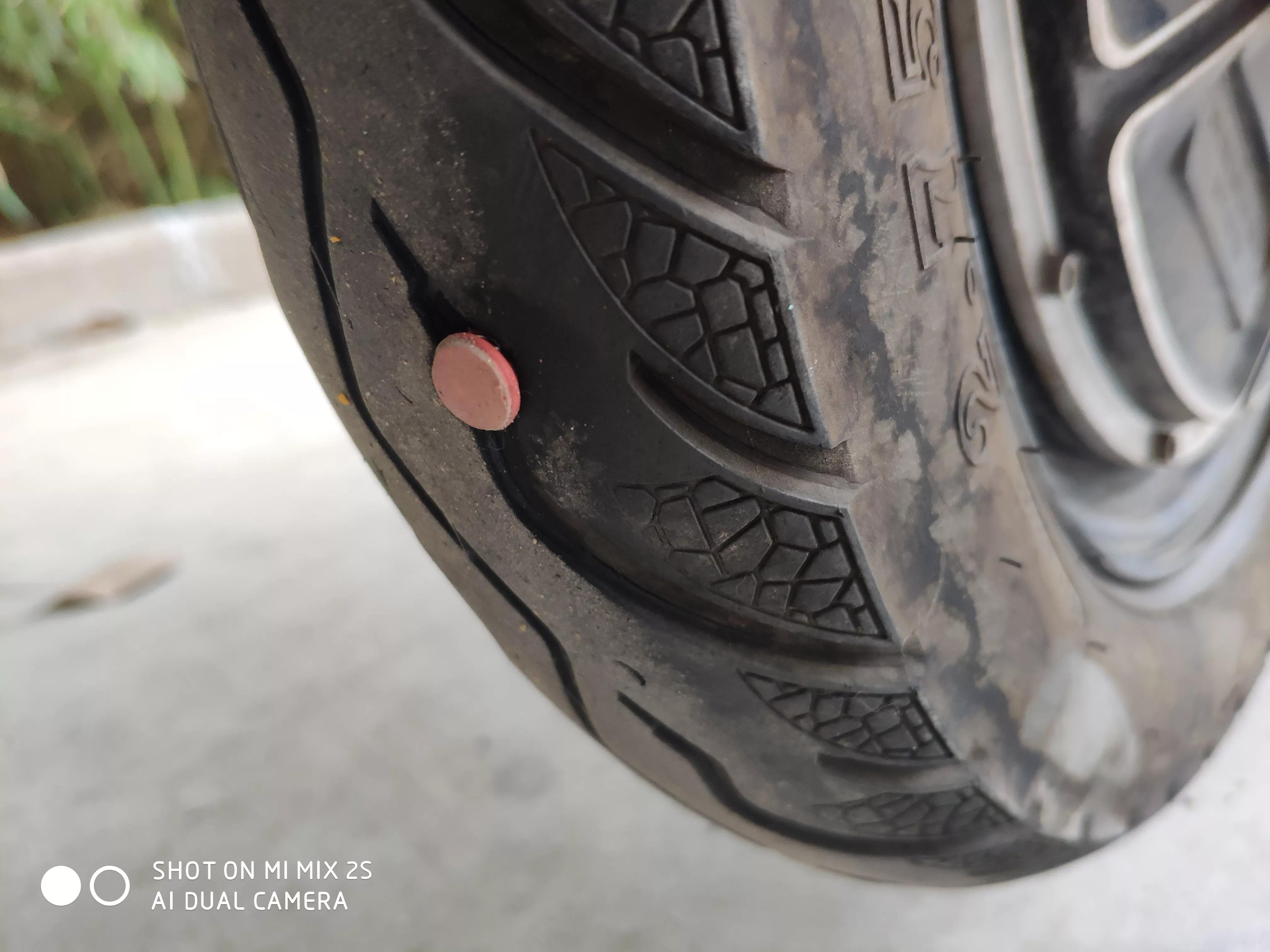 电瓶摩托车真空胎补胎方法,电动车真空胎怎么用蘑菇钉补