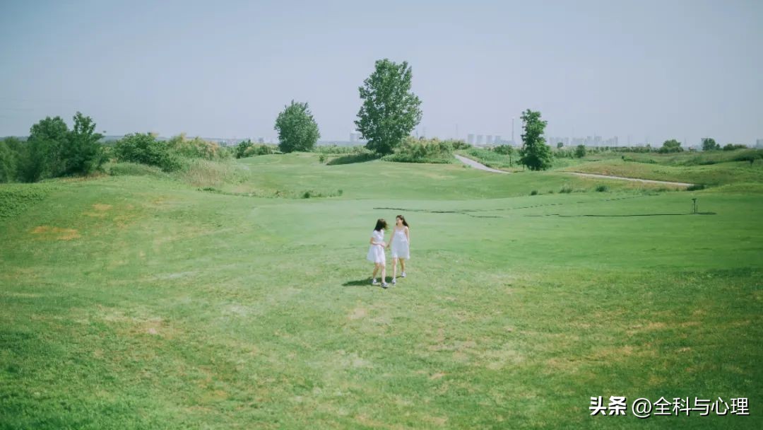 看不惯一个人说明自己也有问题,看不惯一个人最好的回击方式