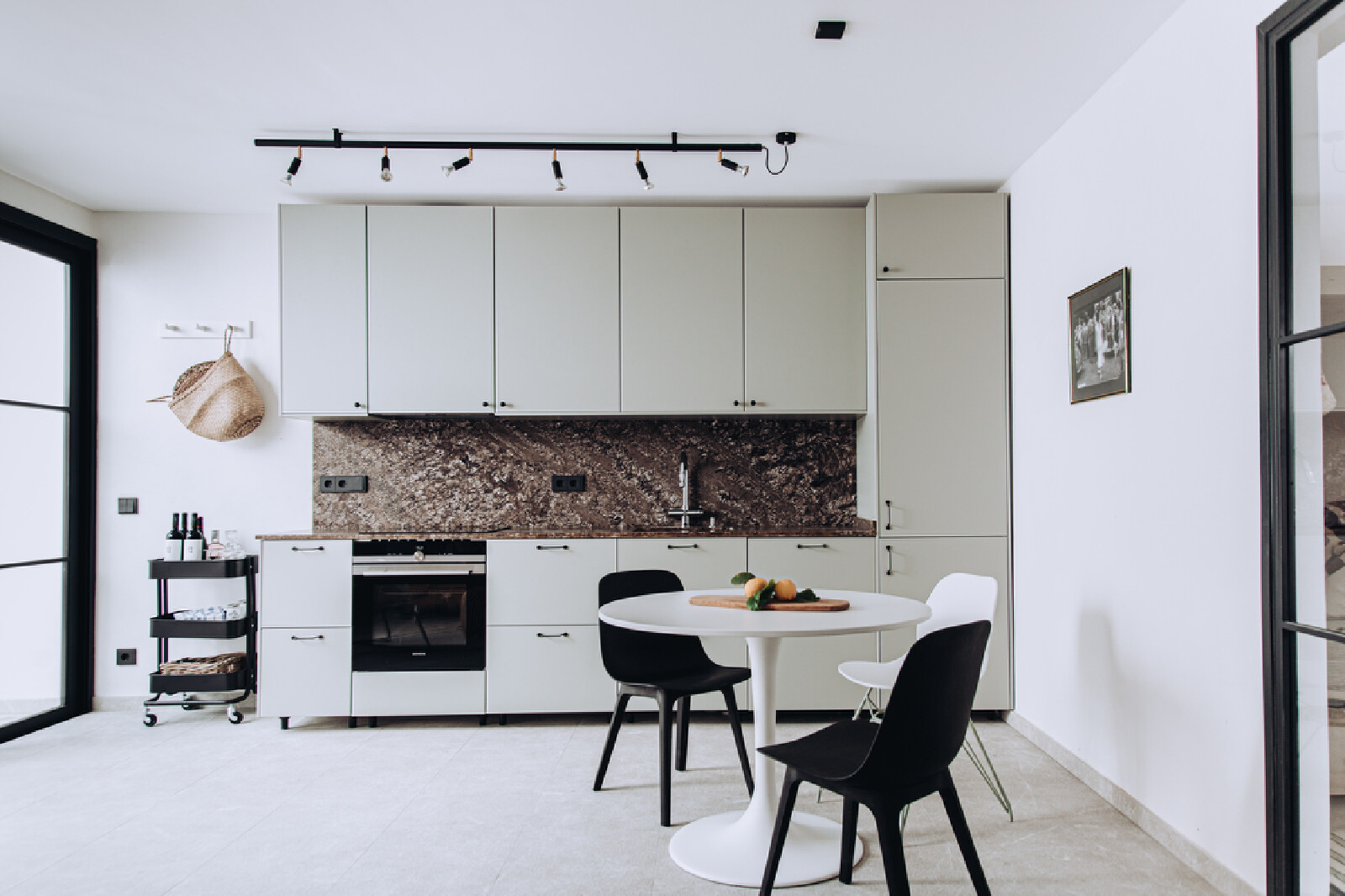 装修全包价格一般多少钱一平,实际面积100平米装修报价全包