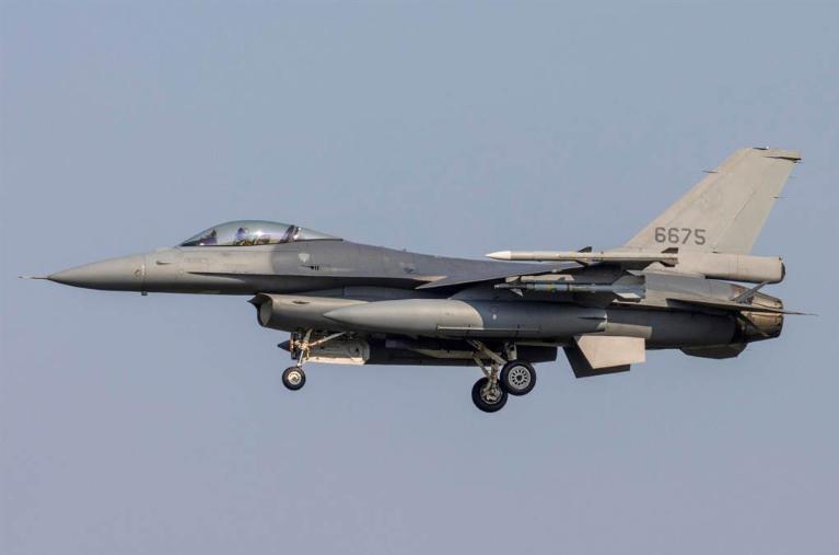 忧我封岛缺弹？台买先进*火军**千亿！购美战机导弹能否威胁解放军？