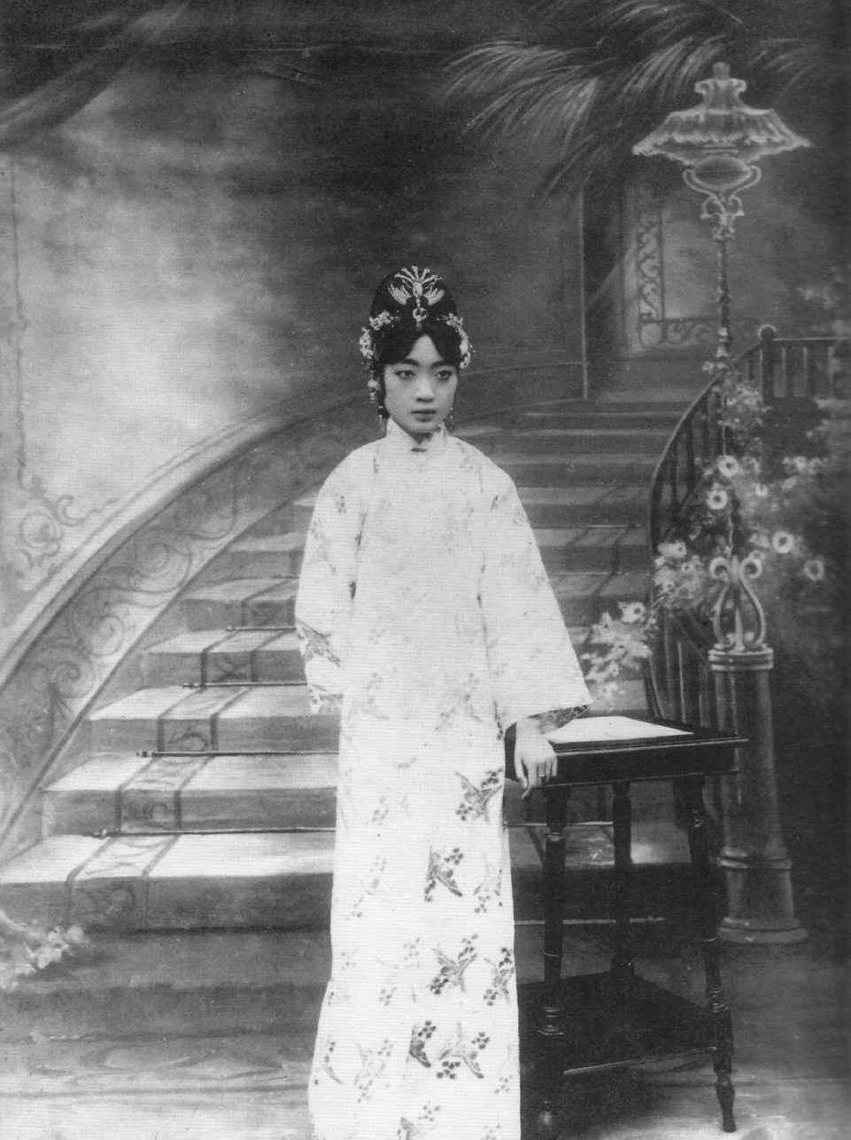 日军日记：*安妇慰**不服从管教，我很愤怒，用*刀刺**插入她的*体下**