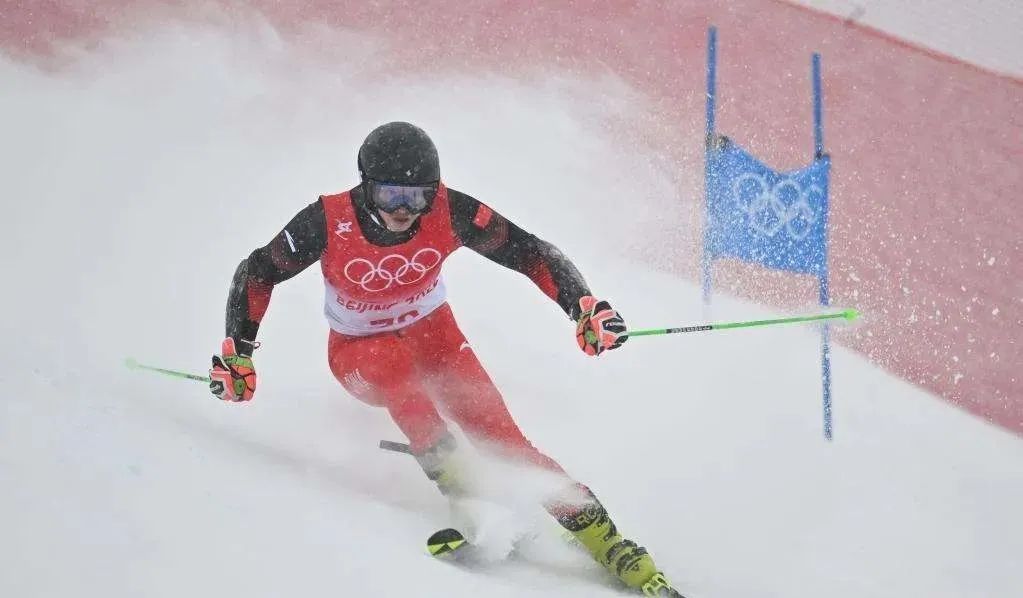 火“出圈”的陆地冲浪为何备受年轻人喜欢？I新赛道