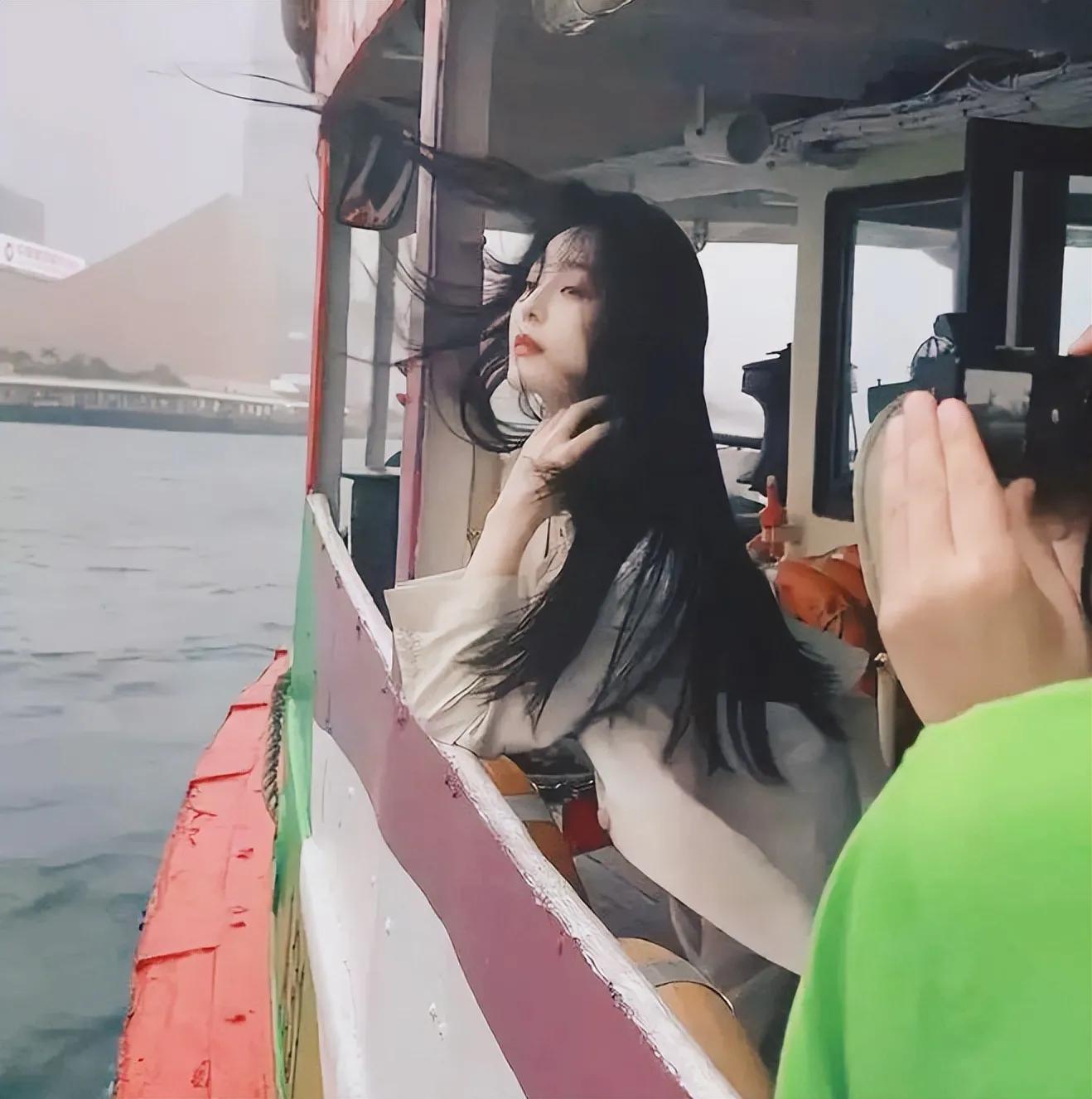 范冰冰巴黎时装周新街拍曝光,范冰冰巴黎时装周路人视角