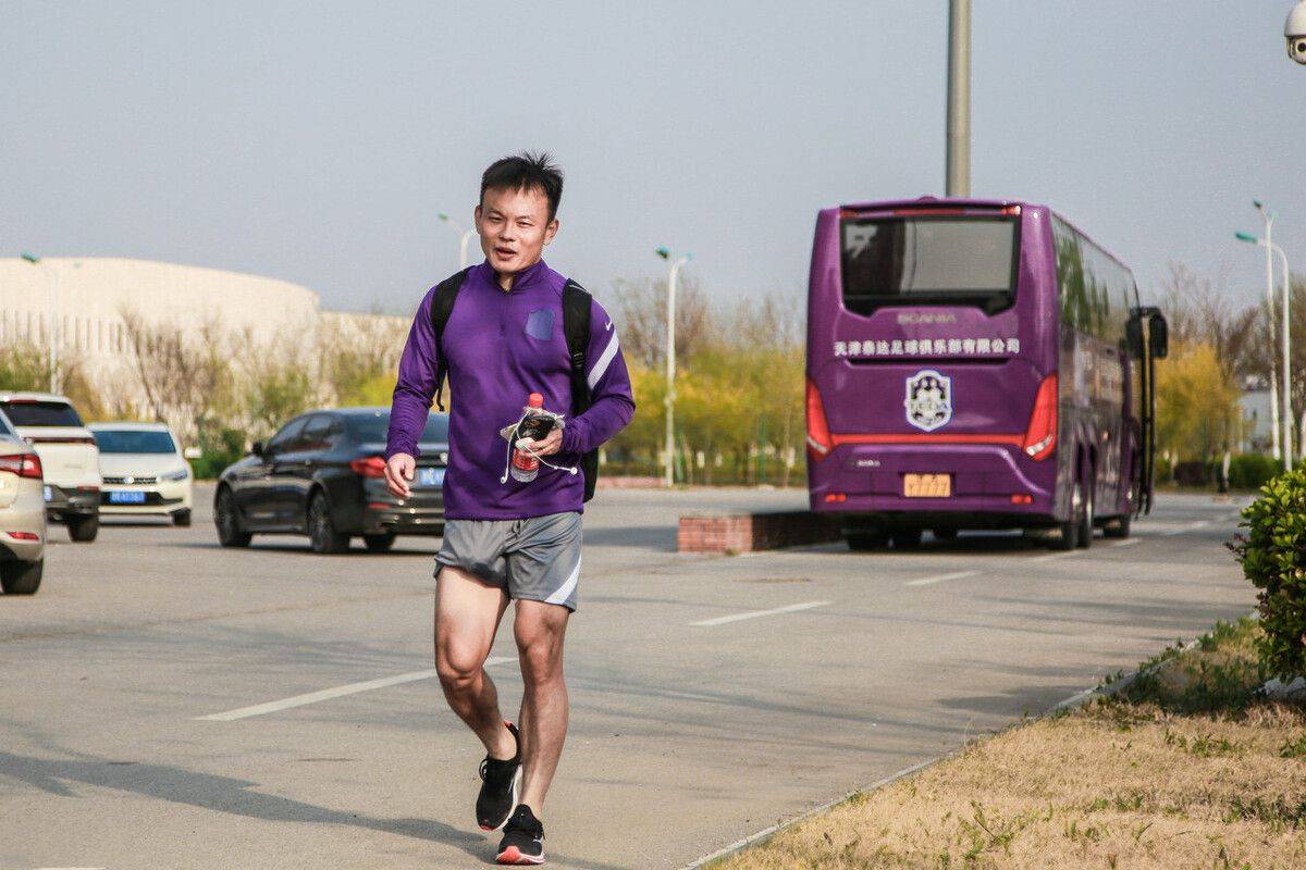 祝福中国足球小将,祝福足球球员签约新球队