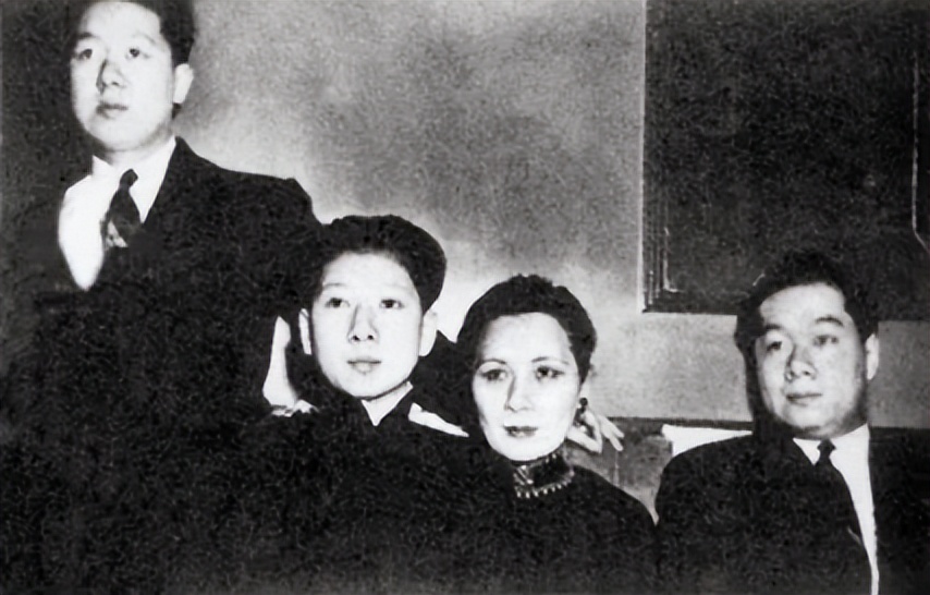 那些赞扬宋美龄的人都是谁？中国第一夫人的称号她配吗？