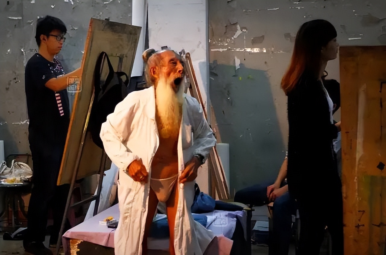 广美裸模爷爷，曾抗美援朝，拾过荒，中过毒，有90后女友