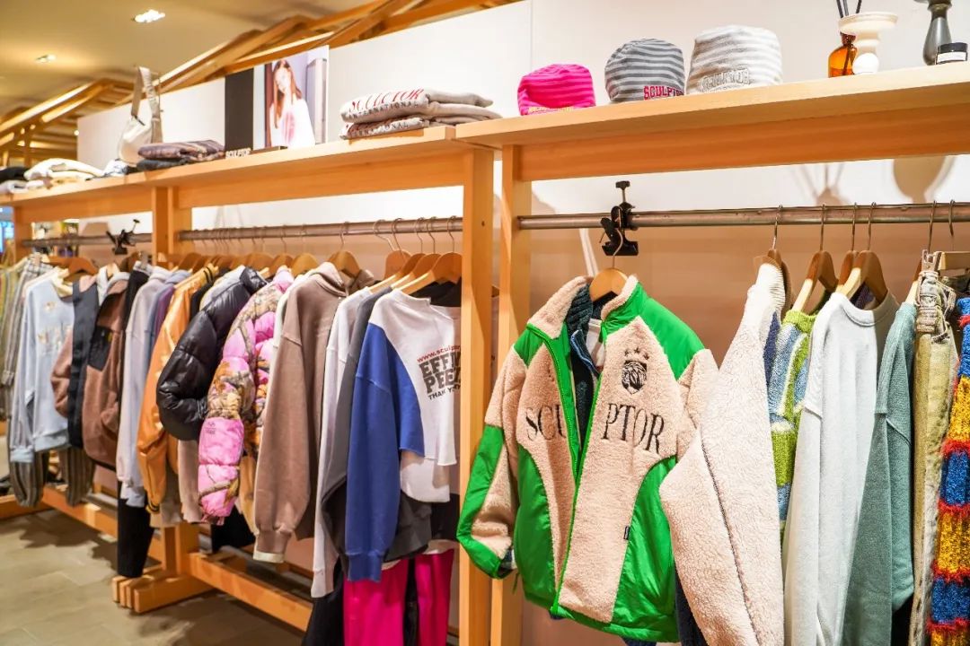 解锁高街潮牌穿搭,解锁时尚春节有新意