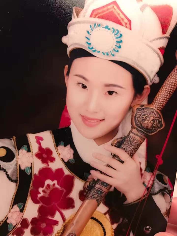 濂冲瓙鑷瓒婂墽20澶氬勾缁堜簬绛夋潵鑸炲彴,浠庡皬鑷瓒婂墽